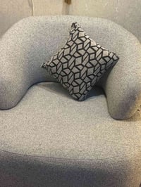 بتصميم عصري مميز وراحة تخليك تستمتع بكل لحظة، يجمع بين الأناقة مديل اي...