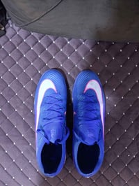 حذاء اير زوم • قياس ٤٤ • طول ٢٨سم