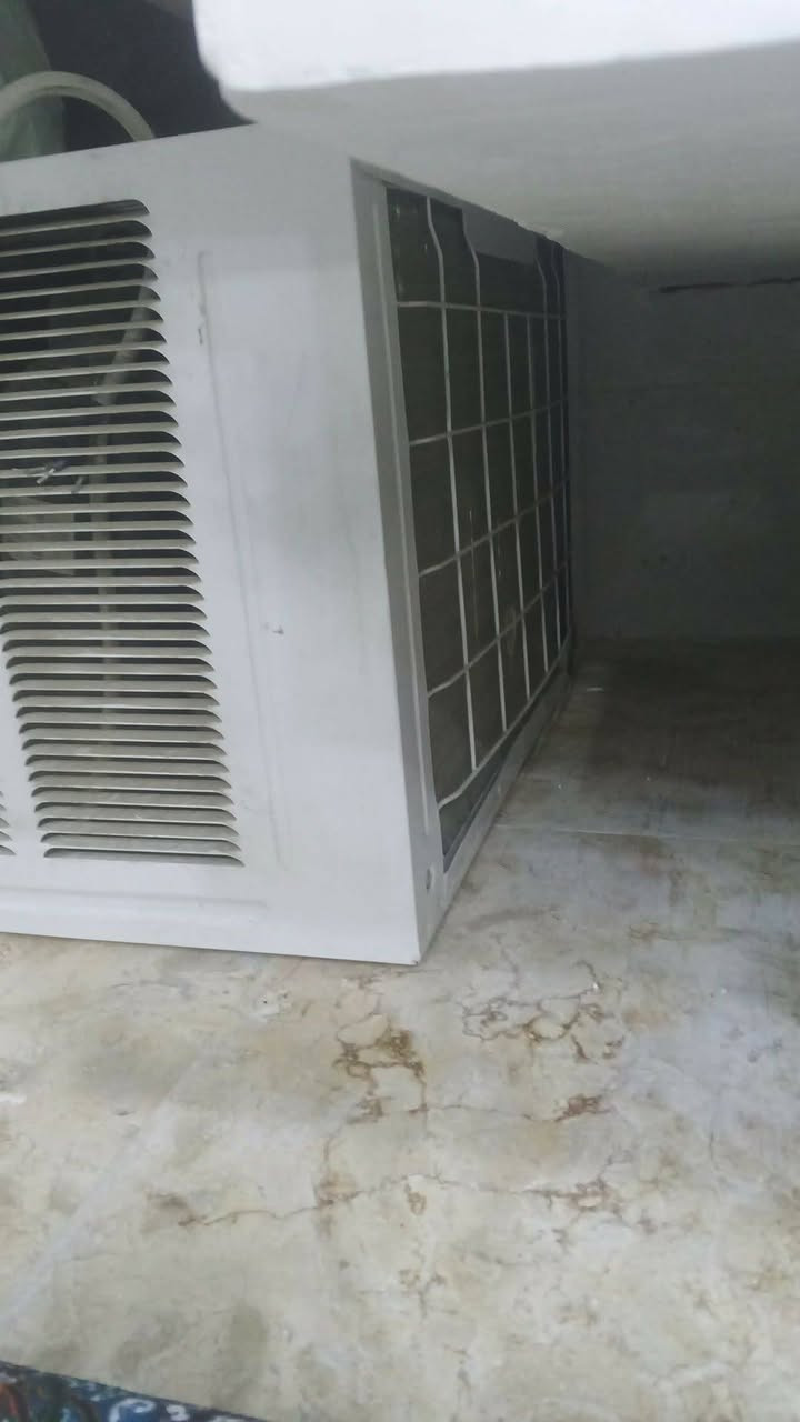 سلام عليكم عندي هاذ تبريد 2 طن مستعمل شهر فقط يشتغل تبريد وتدفئه سعر 300 وبي مجال بسيط


**إذا كنت صاحب هذا الإعلان وتريد حذفه لأي سبب، رجاءا أرسل رسالة إلى الدعم الفني**