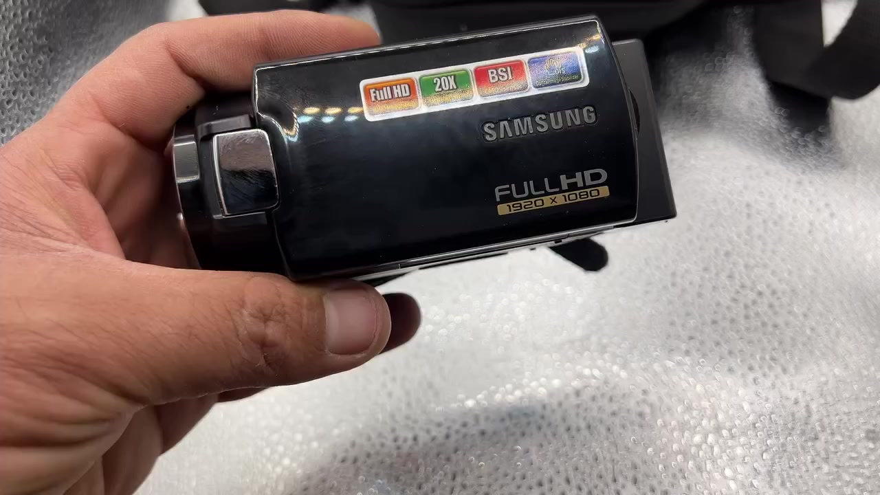 السلام عليكم (عيدكم مبارك للجميع )
كامرتين وحده كانون وحد سامسونج التفاصيل مالتهم ناشره بالفيديو


**إذا كنت صاحب هذا الإعلان وتريد حذفه لأي سبب، رجاءا أرسل رسالة إلى الدعم الفني**