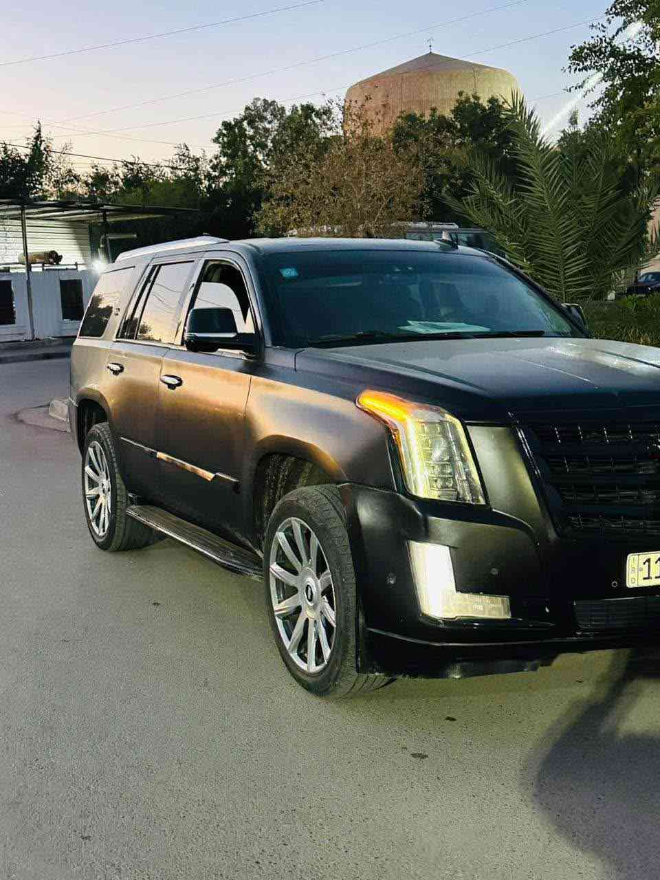 السلام عليكم ورحمة الله 

بيع او مراوس حسب القناعه اقل او  اغلى كلشي يرهم 
   ................... السعر 360  ورقه ...........................
للبيع سيارة كاديلاك سكاليد موديل 

مغلفه بي بي اف طافي 
وارد امريكي  صور حادث موجوده 

المواصفات

1- كاديلاك سكاليد موديل 2020 ESV XL
2- محرك 8 سلندر 6200 بقدرة 420 حصان وعزم 621 نيوتن متر 
3- كير اوتوماتك 8 سرعات
4- لايتات امامي 5 عدسات زينون لكل طرف مع LED
5- كشافات دعامية LED
6- حساسات الأتوبارك للرصف التلقائي مع حساسات الاجتياز الجانبية 
7- السيارة ماشية حاليا 81 الف  كيلو متر 
8- نظام كاميرات 360 درجة مع كاميرا اضافية برؤية 180 درجة
9- قبق جنطة كهربائي شفط 
10- سلايد روف قمارة 
11- انظمة قيادة عدد 3 رياضي وثلجي واعتيادي 
12- بصمة للابواب ال5 مع بصمة تشغيل مع تشغيل عن بعد
13- نظام الاوتوبارك ونظام حفظ المسار والتنبيه عند الخروج من المسار 
14- ويل كب حجم 22 اصلي 
15- مقابض ابواب نيكل مع مصابيح LED داخل المقابض ال 4
16- غرفة السيارة جلد اصل مع تدفئة وتبريد 
17- تحكم فول كهرباء مع هزاز لكشنات المقدمة
18- الكشنات الخلفي فصل ملكي سياحي اصل
19- ستيرن كهربائي الحركة
20- شاشة ليزرية متحركة ( العينة ) مع ايعازات متعددة للضبط
21- تحكم متكامل بمنظومة التبريد الخلفية 
22- منافذ USB مع HDMI مع منافذ كهرباء وطاقة 
23- نظام صوتي BOSS مع مواقع تخزين لحفظ الاغراض 
24- عارضة بيانات على الجامة الامامية 
25- شاشة دشبول وسطية متكاملة الايعازات مع قاصة داخلية مخفيه
26- رادار امامي لمنع التصادم وظبط المسافات 
27- تحكم ستيرن جهتين متكامل للتحكم بالعينة الداخلية وايعازات الرادار 
28- تطعيم دواخل بجلد اسود مع خامة الكنتارا مع تطعيم بالصاج الطبيعي 
32- شاحنة وايرلس للموبايل مع منافذ USB ومنفذ طاقة 
رقم بغداد بسمي تحويل ثاني يوم  مكاني البياع او الدوره 
للستفسار *********** بغداد, العراق
