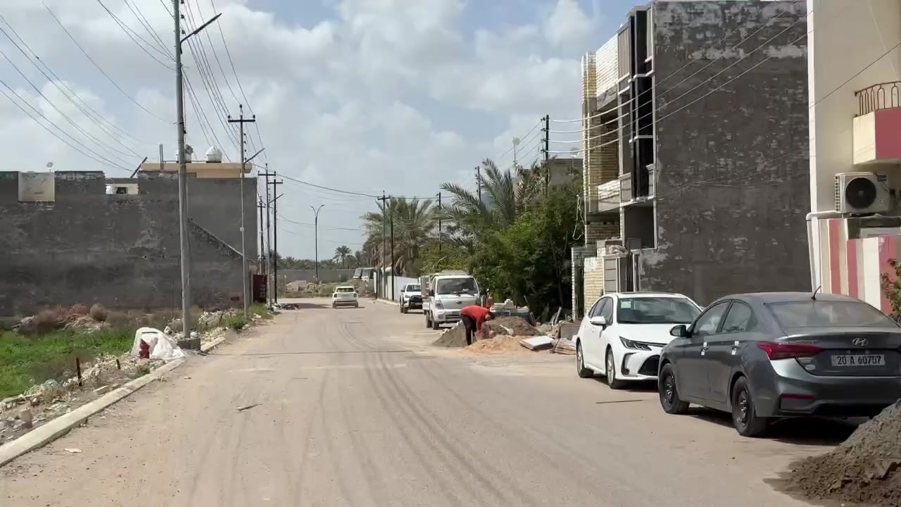 الله السلام عليكم 

مشتملات ضلع مفصول مساحة الواحد 85م
ملك صرف زراعي سند 25  يبعد عن شارع الجزيره 70م فقط

يحتوي على ( أستقبال + مطبخ + غرفه نوم + خدمات 

الموقع / مقابل جزيرة 🏝️ بغداد السياحيه بعد الباب الاول حي الحسين  منطقة مخدومه من تبليط مجاري ارصفه كهرباء ماء انترنيت 

سعر المشتمل : 100 مليون وبي مجال

للأستفسار  : ***********  متواجد 24 ساعه 
اتصال او واتساب نستقبل كافه العروض مقابل جزيره بغداد
