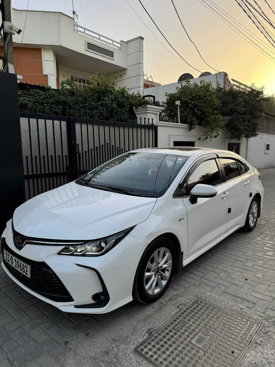 السلام عليكم
كورلا هايبرد 2024 فول مواصفات

رقم بغداد

ماشية 17 الف كيلو 

السيارة بيها فقط الطخة الي موضحة بالصورة بالجاملغ الامامي وعايفها ما مصلحها غيرها ماكو اي شي 

السعر 153 وبيها مجال

مكان السيارة بغداد السيدية

‭٠٧٧١ ٦٩٤ ١٠٣٣‬
