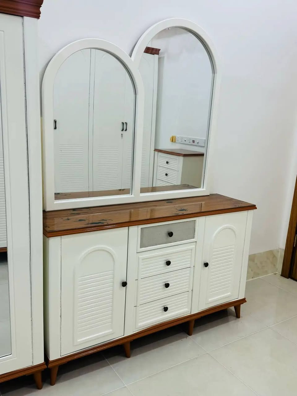 لسنا الوحيدون لكننا الافضل 👍
"فكرتك… نصممها، ننفذها، ونحوّلها لقطعة فنية تعيش وياك 🔨✨
غرفه حفر داخلي😍 حسب طلب الزبون ديكور 2026❤️‍🔥🚪📌

رقـــم الهاتف ***********📞.واتساب
