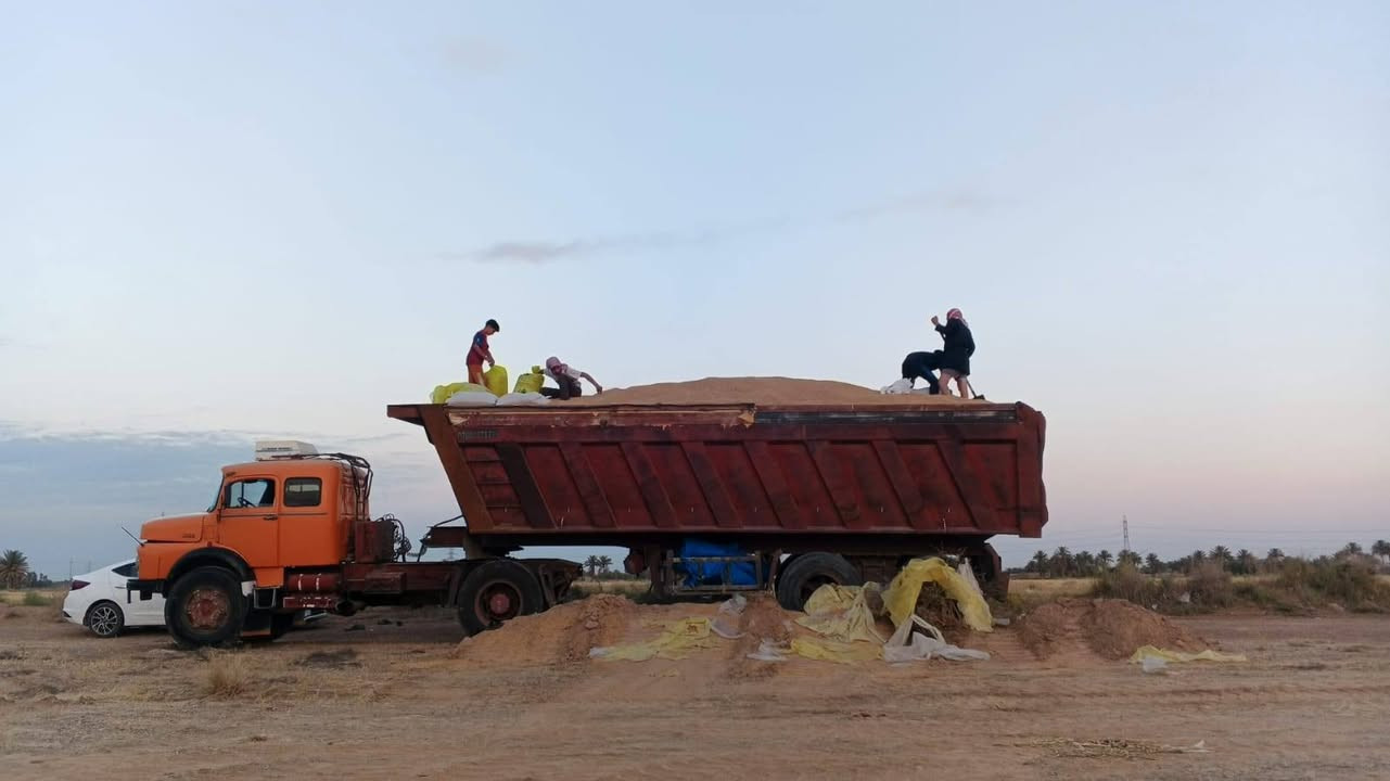 سلام عليكم اقجم البيع سياره جديده محرك سوبر كير 130 عربانه حداديه جديده تحويل ثاني يوم موديل 1981 مكان الانبار رمادي مكلف بل نشر رقم صاحب سياره  ***********
