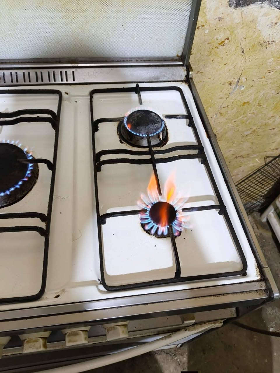 طباخ ايطالي نظيف شغال5 عيون بس باب لفرن سبرنكه مايطبك كامل السعر 70 وبي مجال


**إذا كنت صاحب هذا الإعلان وتريد حذفه لأي سبب، رجاءا أرسل رسالة إلى الدعم الفني**