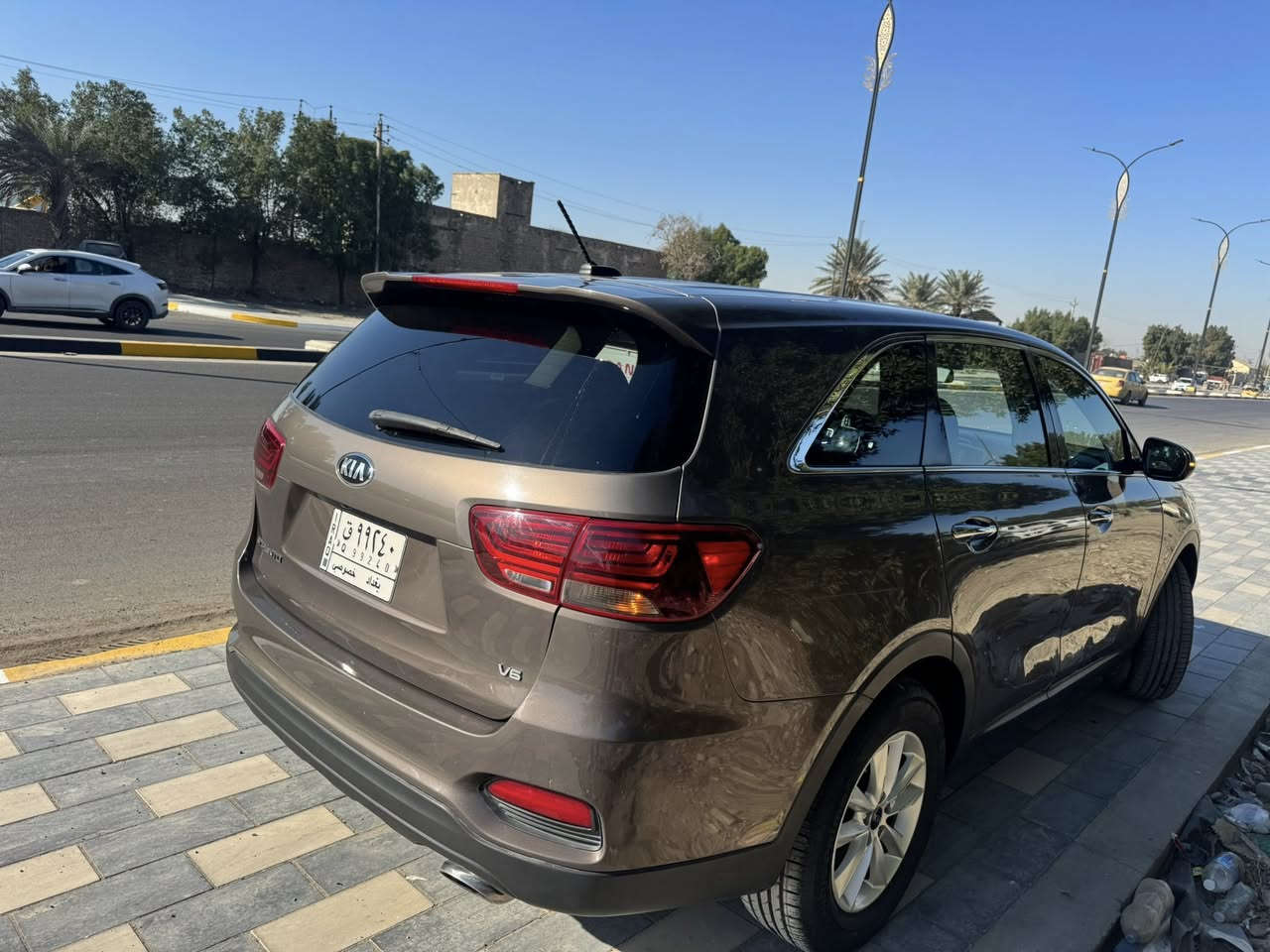 السلام عليكم سورنتو 7 راكب للبيع وارد امريكي  سياره ٦ سلندر  موديل 2019 سياره ماشيه 55 الف ميل حادث امريكا بنيد مصبوغ فقط مكفوله لغود وشواصي بدون دواخل صور حادث امريكا بالمنشور سياره جاهزه للأخير تخم تاير تبريد ثلج مكينه كير ممفتوحات سياره بيها صبغ مصطره قبغ الجنطه وبيه جاملغ وباب خلفي وره السايق معمرات وبيه بارد قطعتين وحالوب ع قماره بسيط
المواصفات
١ شاشه كبيره
٢ كامره دواره
٣ نقطه عمياء
٤ سبعه راكب
٥ ثلاث انضمه قياده ايكو سبورت نورمن طبيعي
٦ جهتين تحكم ستيرن
٧ كروز سرعه 
8 كرسي سائق كهرباء
بعد بيها مواصفات 
ملاحضه السعر 175 ورقه للأتصال على الهاتف ***********
