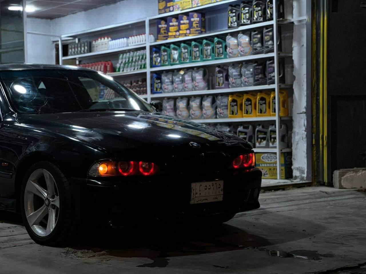 سلام عليكم Bmw e39 540i
فول مواصفات موديل 2000 رقم بغداد مداور ثاني يوم 
لون زيتوني نقصها حداديه وترتيبات كهربائيات شغاله كلها تبريد ثلج ويه سويج مكانها كربلاء بيع مستعجل 68 بيها مجال قليل 
***********
