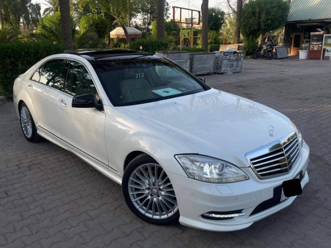 Mercedes Benz S class 
السيارة وارد خليجي استيراد شركة باجگير   S 350 
موديل 2011
عداد الكيلو متر 175الف حقيقي 
كير مكينة صدر كهربائيات كفالة بيهة مكانين صبغ كد شبر
ويل كب 19 تو سايز AMG مع طخم اطارات انتاج 25 
مواصفات السيارة معروفة
السعر 265 ورقة للبيع او مراوس حسب القناعة
للاستفسار الاتصال ع الرقم ***********
