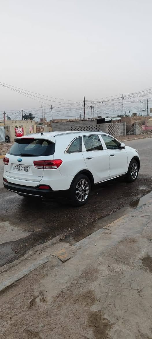 سورنتو 2015 خليجي 6 سلندر  بيها تبديل باب فقط أثر شخط. ماشيه 190 استخدام شخصي السعر 192 وبيها مجال *********** بيع مستعجل
