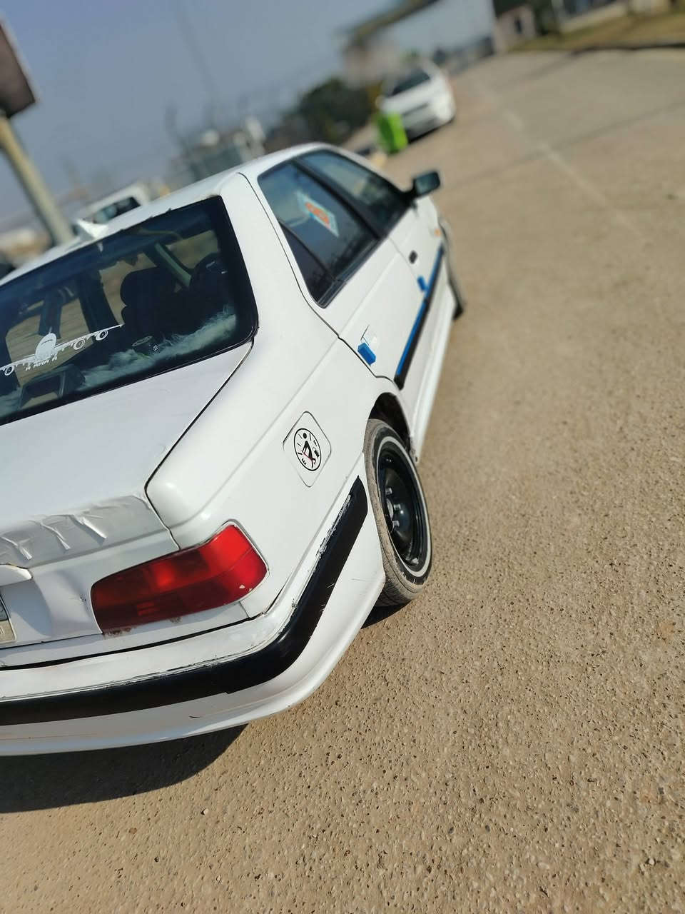 بيجو بارس ١٢ نضيفه ما عازيه كلشي حتلو مرارس بيجو صفره بس كون نضيفه
 ***********
