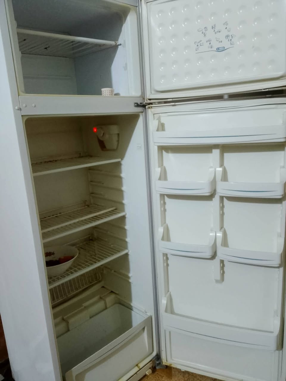 غساله هيتاشي حجم وسط ب85
ثلاجه فستل 16 قدم ب150
جربايه ب50
نظيفات شرط الفحص
ميسان حي النداء ***********
