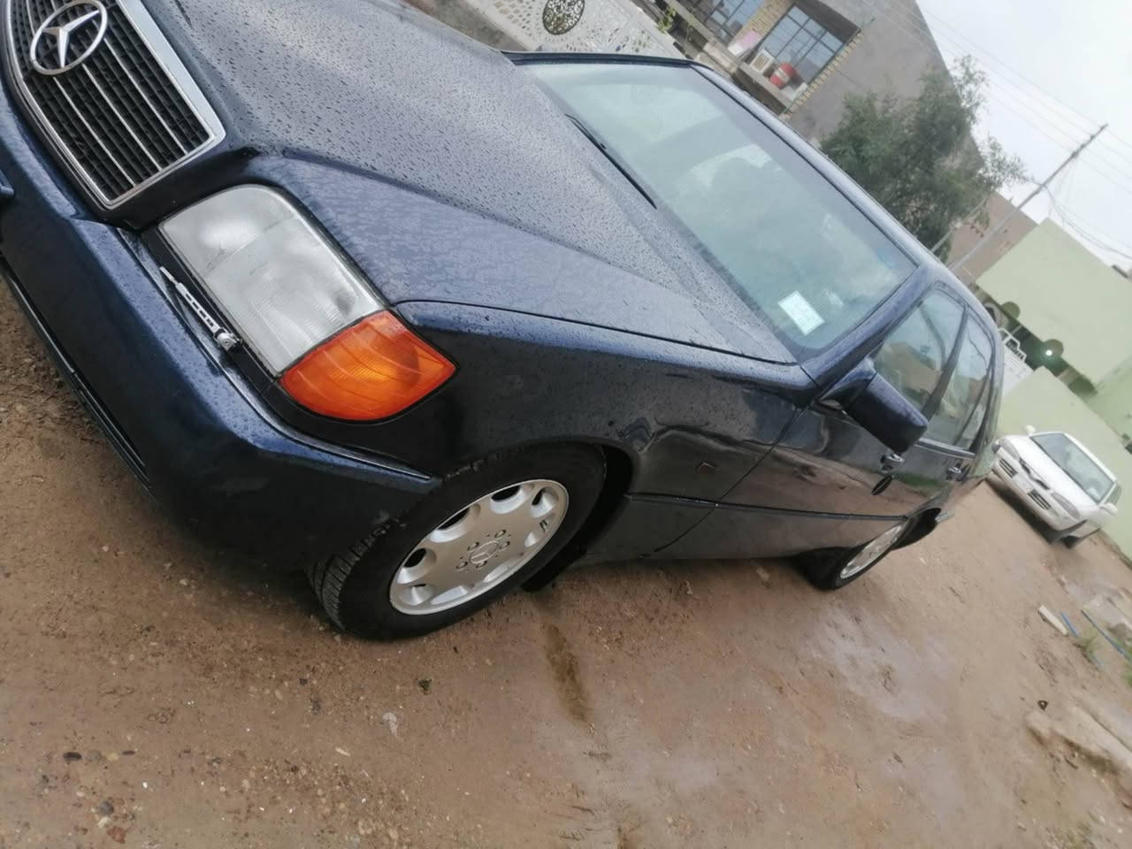 السلام عليكم
شبح ٩٣ سياره حلوه ونظيفه مكينه بلادي تابوت وكير جديد السياره بيه منضومة غاز تبريد نقص جبنه فقط كومبريسر جديد مصبوغه السياره للاستفسار الاتصال على
*********** مكان السياره الصقلاويه او الفلوجه السعر ٦٥ وبيه مجال مكلف بالنشر
