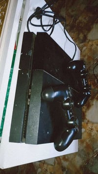 بلاي فور فات • يدتين اصليه • قرص God of War4