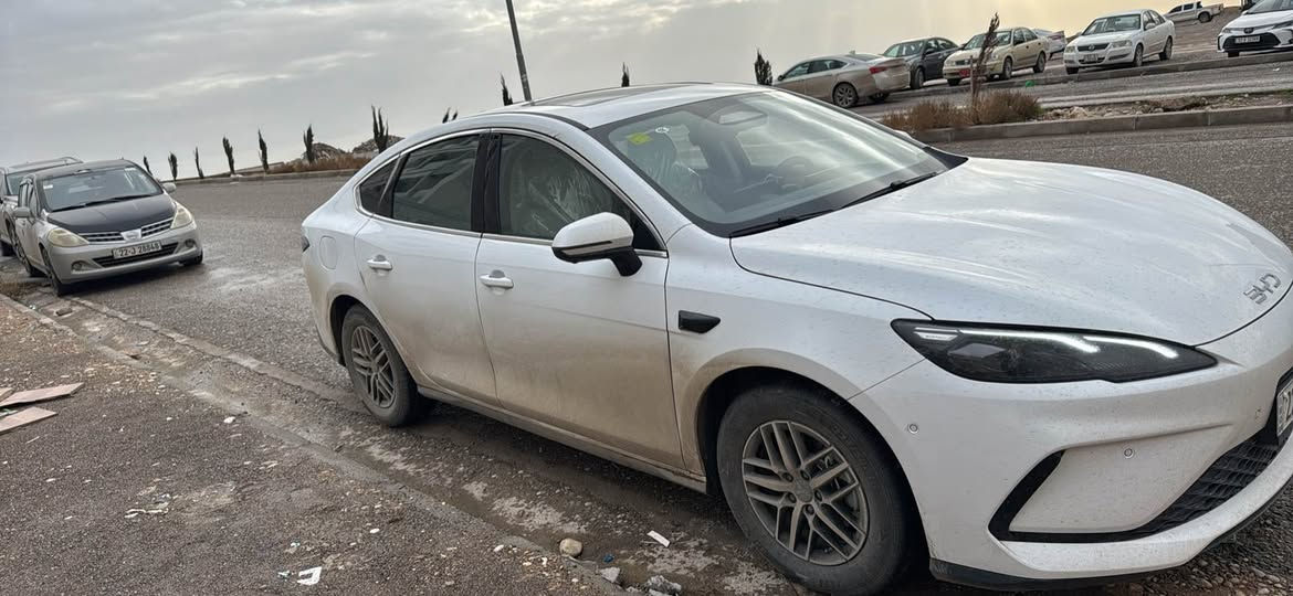 بی وایدی سێل 05 
فول مواسەفات 
سلایت ١٢ کامێرە کوشن جلد ئوتو پارک 
شاشە گەورە بەسمە رادار
٨ هەزار کیلۆمەتر رۆیشتیە 
لەهەولێرم
*********** أربيل, العراق
