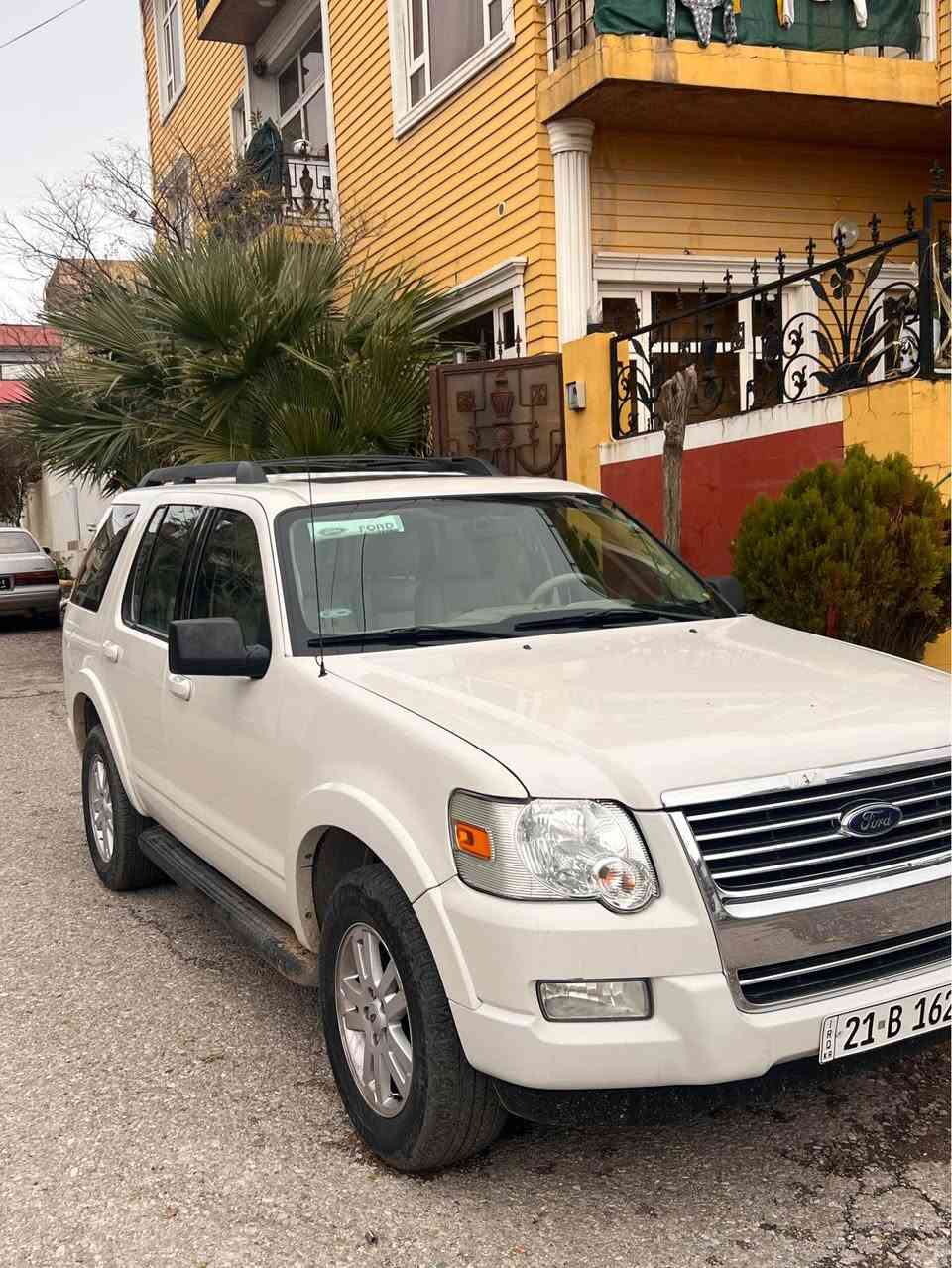 فۆرد ئێکسبلورر🧿
مۆدیل 2010✨ 
سەنەوی تازە،،، بێ بۆیاخ بێ سارد وبێ دەعم،،، بێ کراونەوە✨ هچ برغویەک لاشە تا مەکینە ،،،ناوزەرد ،کوشن جلد بیلاد و تازە  ،، سێ ڕیز کوشن ،، کوشن کارەبا ،، کوشن هیتەر ،،ئاوینە کارەبا ،،، سوکان ڤۆلیۆم و تحدید سرعە ،،، شاشە ئایپاد ،،تەبرید مەرکزی بۆ هەر سێ ڕیز کوشن ،،، جوار جام کارەبا ،،، کامیراو حاسە ،،،سەقف سڵاید ،،، شەش پستن ،،، دەبڵ اکسل ،، گێڕ ئۆتۆماتیک ،،، 150ڕۆشتوە ،، مواسەفات خلیجی ،،، ڕەقم سلێمانی و لەسلێمانیە
 نرخ 148گەڵا 
ژ.ت ***********
ئەگەر موشتەری نی سەرمان مەیەشینە سەیارەکە یەک برخوشی با نەیراوە✨ السليمانية, العراق
