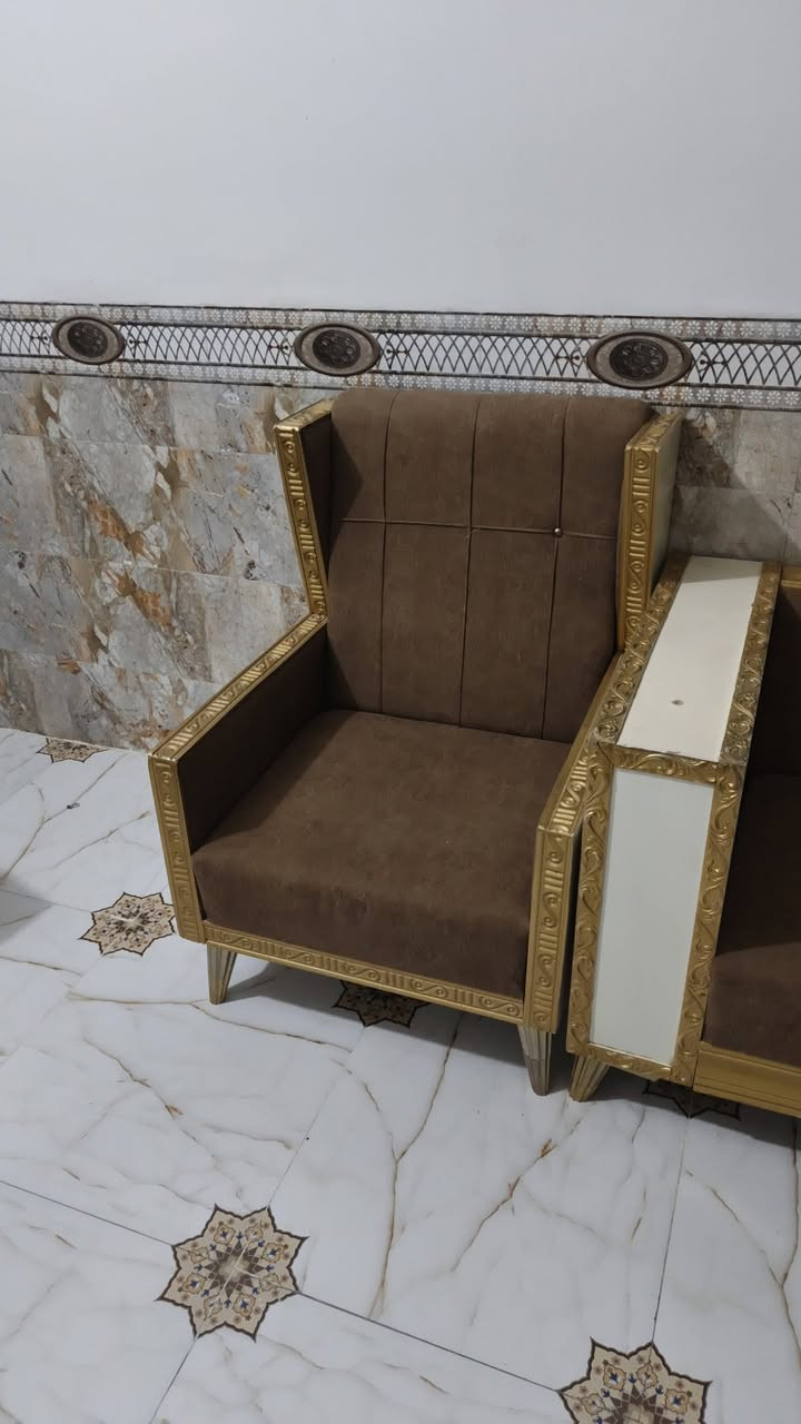 السلام عليكم عندي هذا التخم للبيع مابي اي ضرر سعره 190الاتصال ***********
