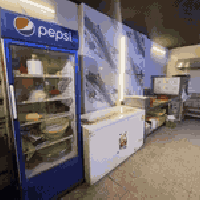 مطعم للبيع او ايجار يرهم مساحته ٨٠متر جديد يرادله ترويج وتطوير  مكانه ...