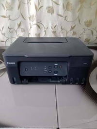 طابعة كانون للبيع مستعمله شهرين فقط نضافة 100/100 السعر 125 وبيها مجال...