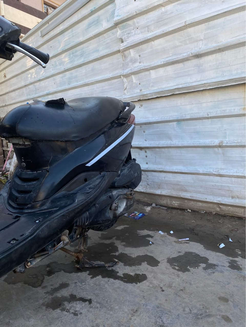 السلام عليكم دراجه بريز 140 للبيع كامله كلهه كهربائيات كلهه شغاله سلف هندر قفل جنطه كامل مكينه شلعه ومعدل المكان بلغزاليه
 السعر300 الشراي يتصل *********** بغداد, العراق
