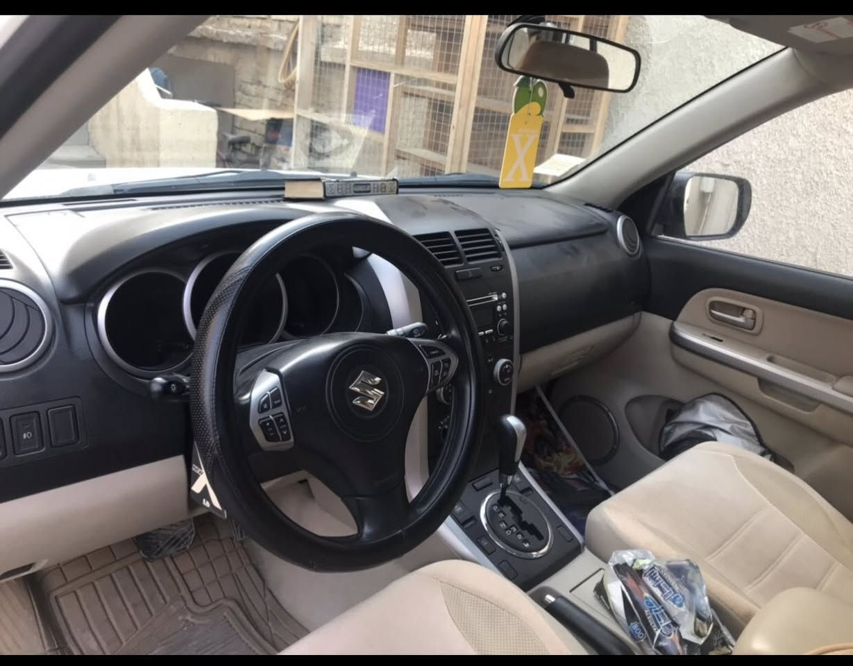 السلام عليكم اخوان سازوكي كراند فيتارة موديل 2016 ماشيه 42 حقيقي رقم بغداد الماني السعر 140 التواصل على الرقم *********** او واتساب مكان السيارة بغداد المنصور
