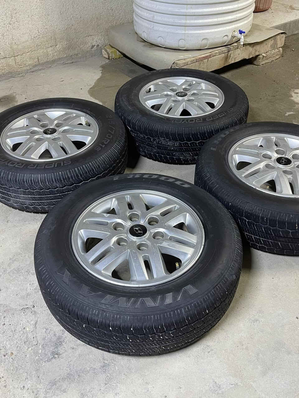 تخم ويلات دبلو هنه وتوايرهن اللبيع توايرهن جدد ٤٠٠ وبيهن مجال مكاني بصره الهارثه ***********
