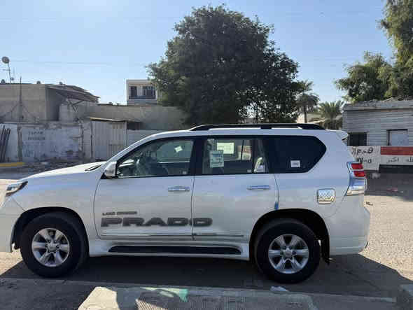 سلام علكم برادو موديل 2010 خليجي كفلاه بدون صبخ محرك 2700  ماشيه 140 الف حالت ترايه جيد جدن  سعره 200 ورقه رقم تلفون ***********
