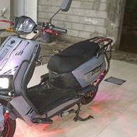 موطور شحن • ٦ بطاريات • نظيف