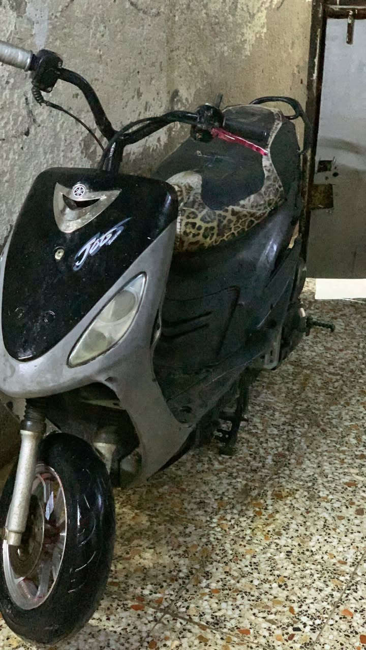 سلام عليكم دراجه للبيع حلوه بالمشي الدراجه مكينه مفتوحه بس ولفات بس ولفات دراجه حلوه بالمشي كفرات كامله بس مال عينه وعداد ماكو مكاني بصره شط العرب السعر خاص رقمي ***********
