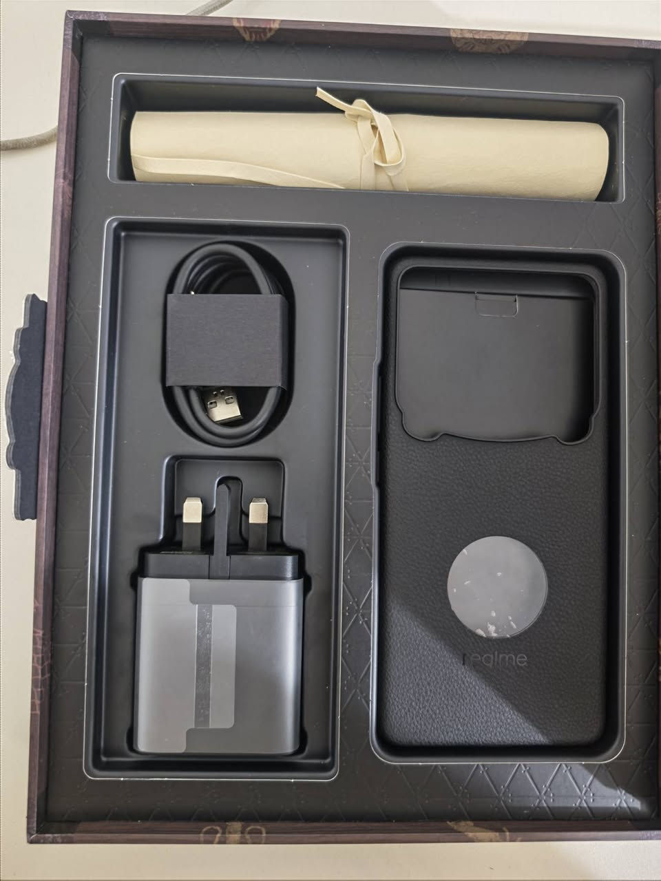 ريلمي 15 برو
النسخه الخاصه 
كامل ملحقات وغير مستخدمه
512 
نظافة 💯 
680 الف 
بغداد الكرخ 
يوجد توصيل 
***********
