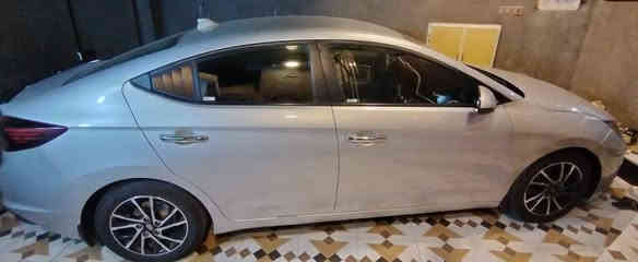 السلام عليكم
من رخصه الادمن 
   النترا مضلع امربكي موديل 2019  جاهزه من كل شي حداديه تخم تأير ويل كب جديد شاده رقم اربيل شرط التحويل حادثها جاملغ امامي فقط بدون اي دواخل 
السعر 155 وبيها مجال بسيط 
 الاتصال علي هذا الرقم ***********
