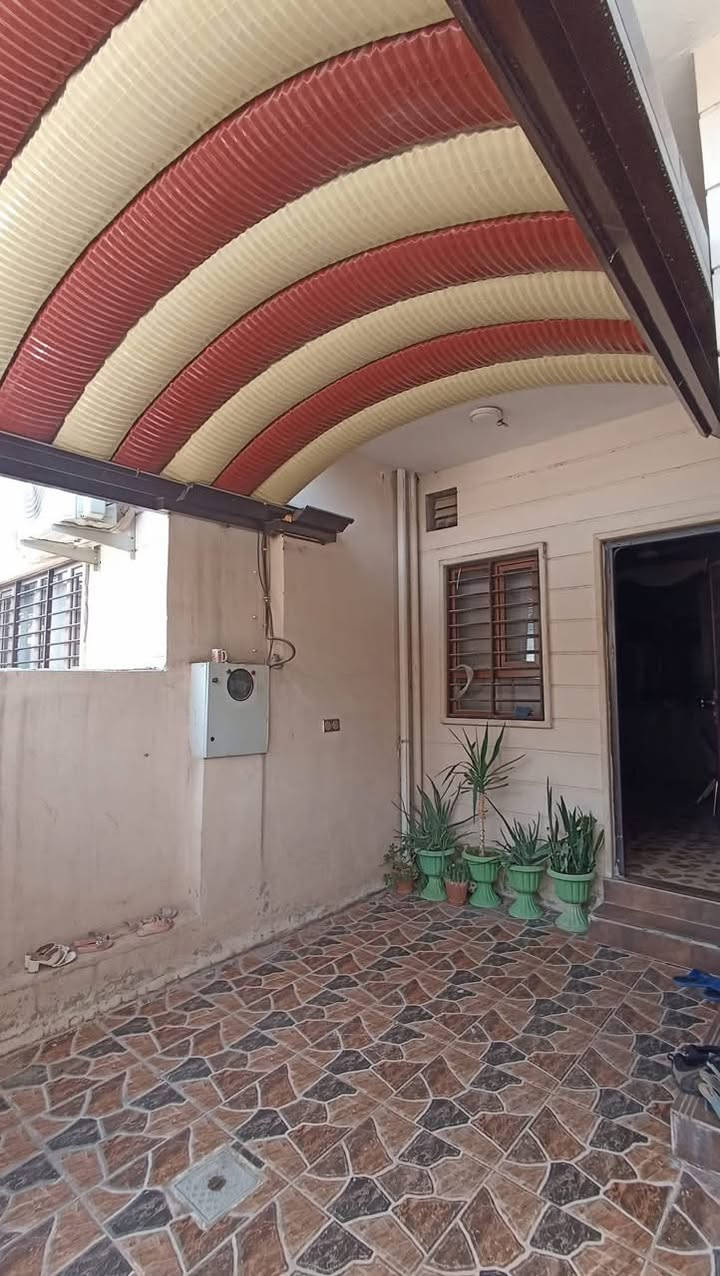 🏡 دار للبيع في القادسية الثانية – موقع مميز قرب مدرسة زهرة المدائن

فرصة سكنية رائعة لعائلة تبحث عن الراحة والمساحة والبناء الحديث.

📐 المساحة: 150 متر مربع
📏 الواجهة: 7.5 متر

🔹 الطابق الأرضي:
✅ كراج سيارة
✅ غرفتا نوم
✅ هول استقبال واسع
✅ مطبخ حار وبارد
✅ صحيات منفصلة

🔹 الطابق الثاني:
✅ 3 غرف نوم
✅ غرفة ماستر (سويت)
✅ هول
✅ صحيات منفصلة

⭐ بناء حديث ومواصفات ممتازة
⭐ شرط التحويل وقرار التمليك متوفر

للمزيد من المعلومات والاستفسا
***********
***********

📍 أو زيارة مكتب مكتب عمار الهزاع
