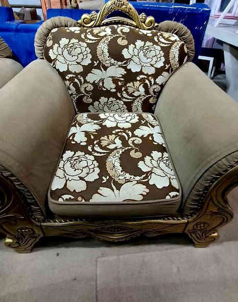 تخم تسكام ١٠مقاعد ديوانيه شارع الخصيمه السايدين قرب زها مول الجهه الثانيه جهه قصابيه السجاد داخل الفرع بضبط يوجد خدمه توصيل ***********
