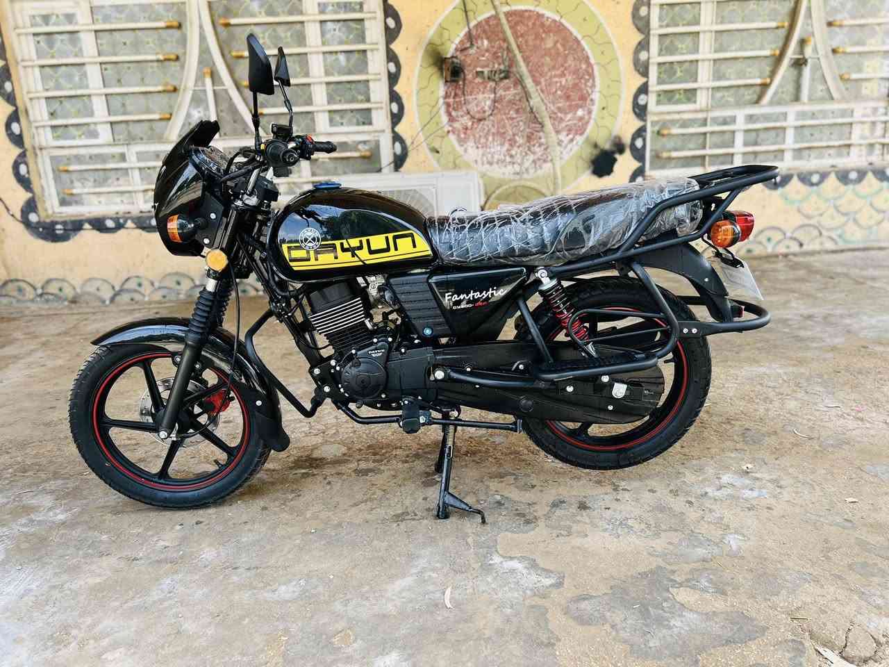 سلام عليكم دراجة دايوان للبيع موديل 26 أوراق كاملة زيرو يعني زيرو  مأخذ من المعرض.  دراجة مكفولة كفالة عامة كاملة. الدراجة. وضع الشركة. طالعة. 4/3يعني.  صارلهة سبوع.  السعر مليون 550وبيهة مجال ***********
