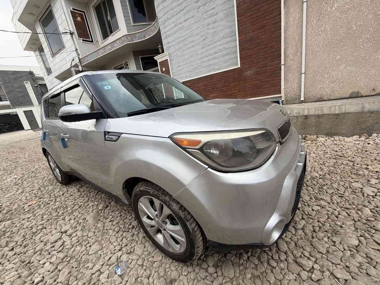 السلام عليكم 
كيا صول 
موديل 16
وارد امريكي
رقم بغداد انكيلزي مميز
ماشيه 66 الف حقيقي
المواصفات
مود درايف
كامرا شاشه
تحكم جهتين
كشاف
كشن كهرباء
اشاره بالمري 
كشنات جلد
مكينه 2000 جي دي
كير At
تخم تاير جديد 
تبريد ثلج سياره مال جناي مابيه نقص اي شي
حادثه جاملغ وبنيد  وبيه صبغ من امريكه بالتكمه  كدام عينك بالسونار 
السعر106 وبيه مجال بسيط
مكاني بابل***********
