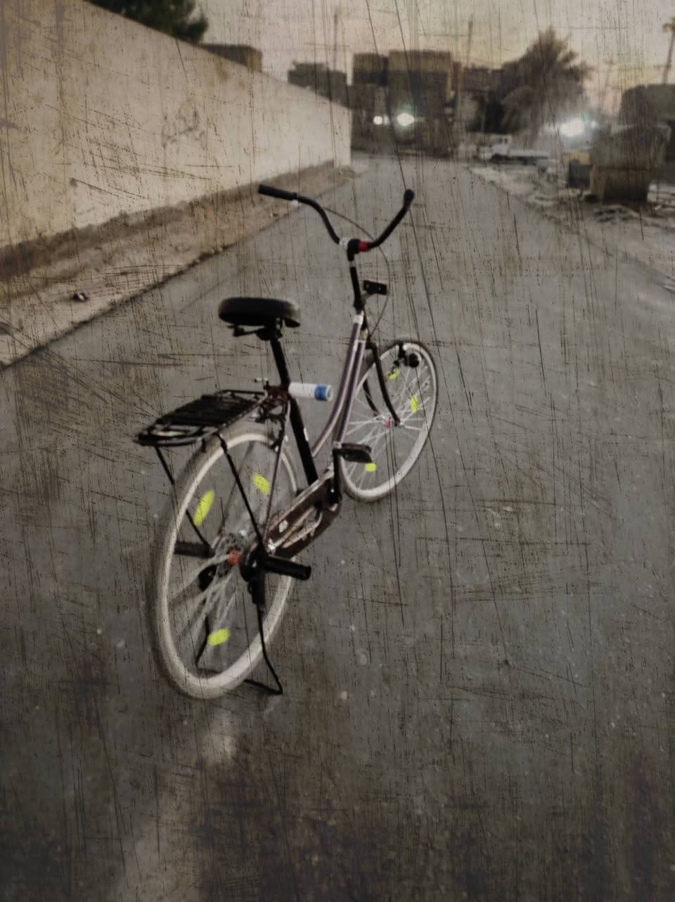 السلام عليكم شباب باسكل البيع موديل2021 صاري سبوعين من اخذته وبايسكل نضيف وجديد وحاويه اصلي السعر 90وبي مجال***********متواجد واتساب مفتوه 24ساعه
