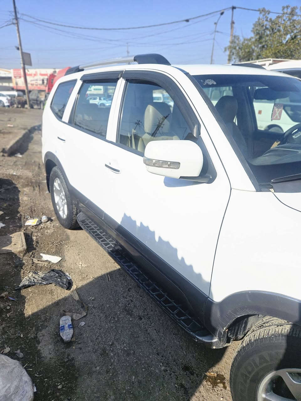 السلام عليكم من رخصة الادمن مهافي للبيع فقط تو موديل ٢٠١٢ محرك جيد تايرات وصدر وسط كشنات كهربائي مري شفط كامره فتحه بيهه قطعتين وسونار مرفوق السعر ١٢٢ بغداد حي اور الاتصال ***********
