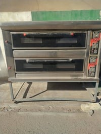 ام عليكم  فرن طابقين لبيع نضيف كلش  فرن شغال وجديد تاخذه من باب البيت ...