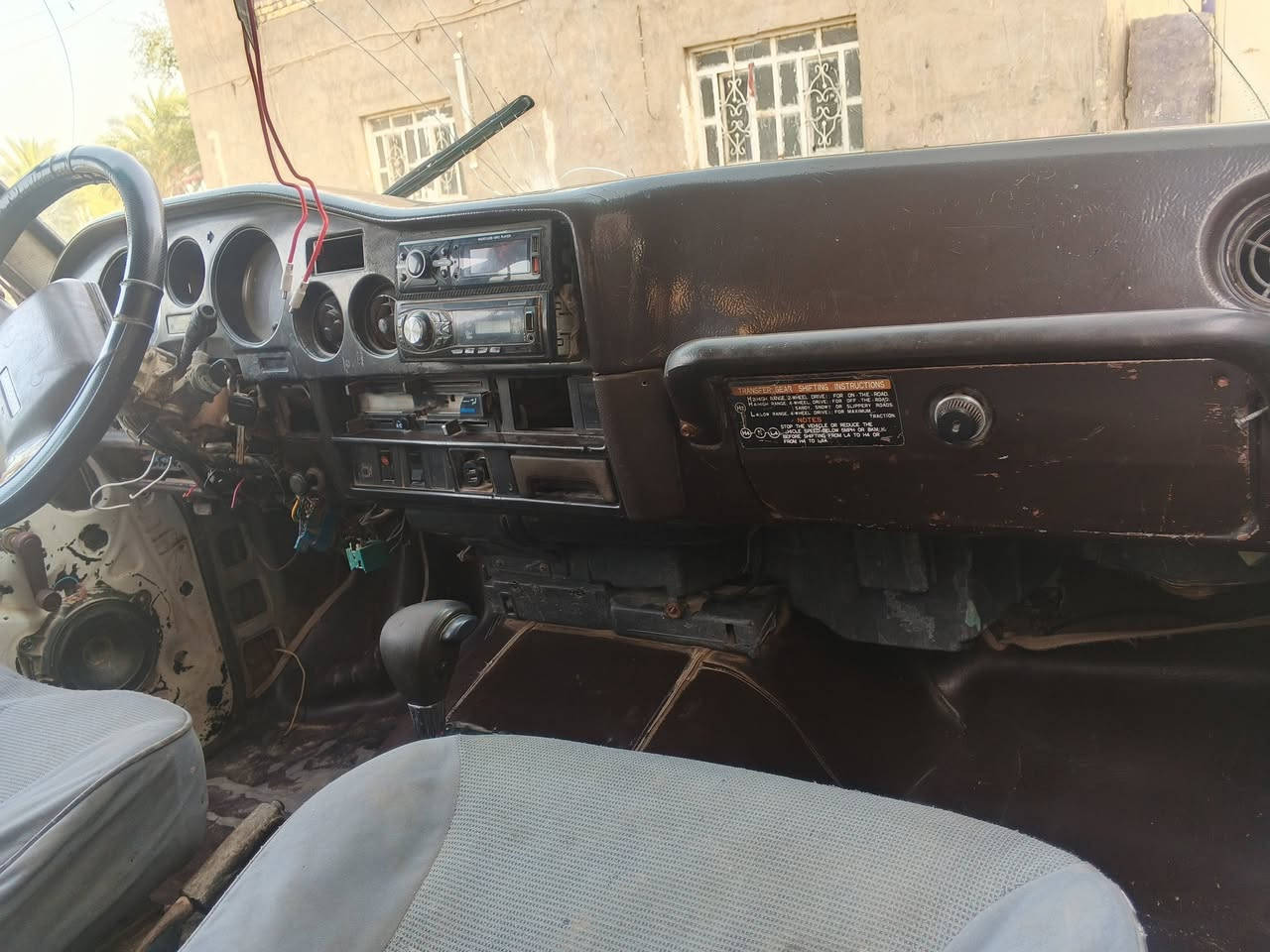 السلام عليكم لاندكروز موديل 82 محدده 89 سياره جاهزه سياره ماكينه كير تيرات حداديه كهربيات كله شغاله مسجل جاهزه وسهره مناسب ستفسار تصال علمن سياره رقم وسنويه صدامي لكن ابيع هل موجود كوم حديد 20 وبيها مجال قليل ***********
