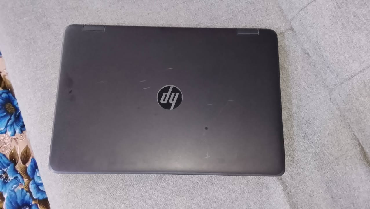Pro Book 630 G3. 💻.                                                                                 لابتوب برو بوك  الجيل السابع
السلام عليكم لابتوب Pro Book 630 G3 الجيل السابع 
 
المواصفات📝
Core I5 7440HQ  المعالج  

8GB DDR4 الرام 

SSD 240GB الذاكرة 💿

Intel UHD graphics 630 4Gb (كرت الشاشة الداخلي) 

هدية ماوس🖱️

السعر 275  
متوفر توصيل جميع المحافظات 🚙


**إذا كنت صاحب هذا الإعلان وتريد حذفه لأي سبب، رجاءا أرسل رسالة إلى الدعم الفني**