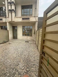 بيت للإيجار 🔹 المساحة: 50 متر 🔹 يتكوّن من:  •غرفتين نوم  •صالة  •مطبخ ...