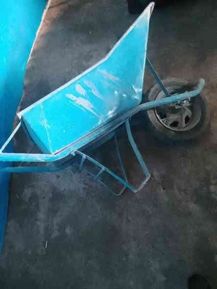 عربانه بناء 
اخت الجديده نظيفه حيل مستعمله شي جدا قليل 
***********
*********** 
50 الف يارمجه الشرقيه الاولى موصل
