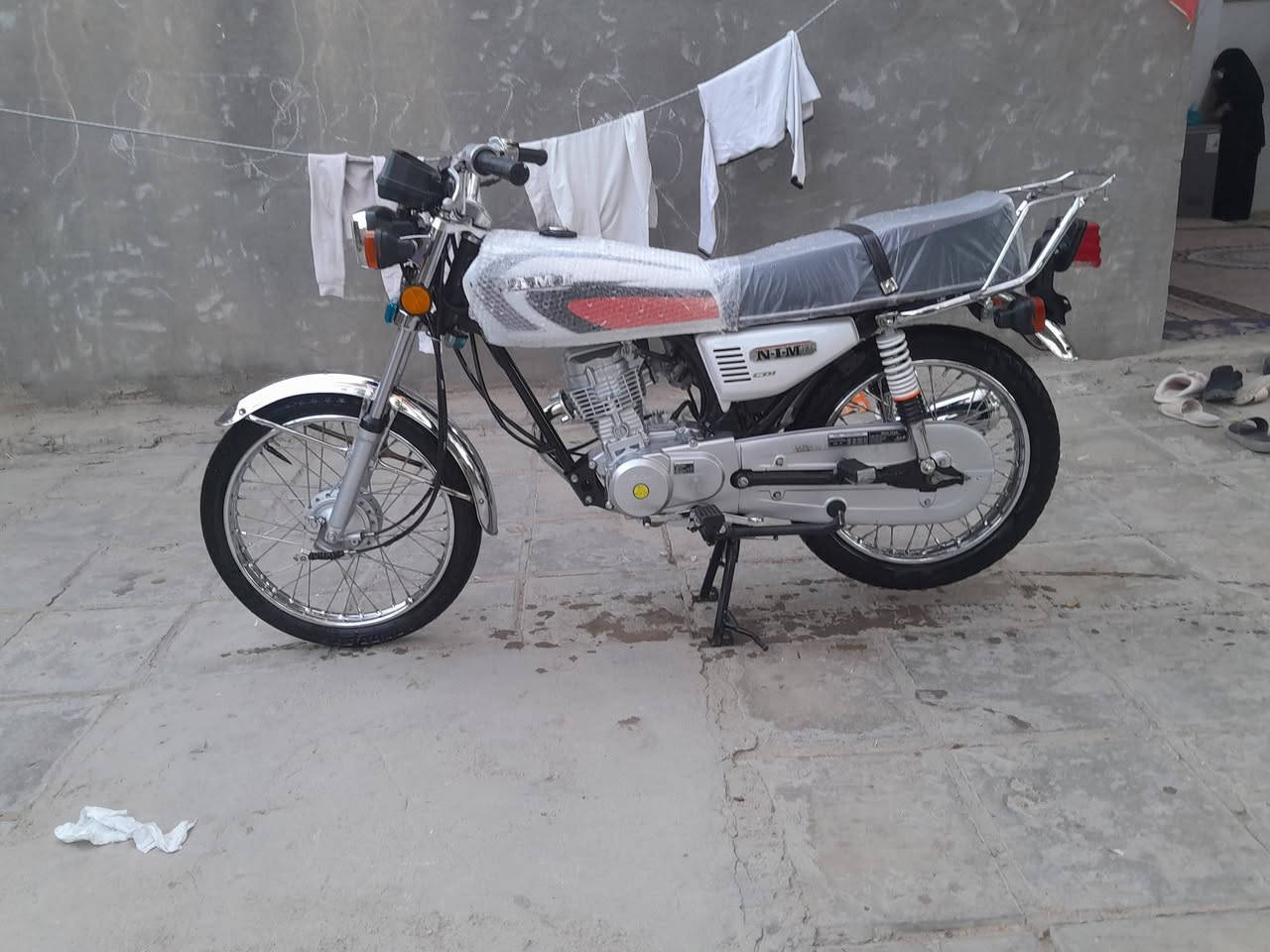 دراجة اربع كير ناما و اوراق سكنر 
مديل ٢٠٢٧
مكاني طويريج .كربلاء 
السعر ٧٠٠ وبيه مجال 
رقم الهاتف ***********
