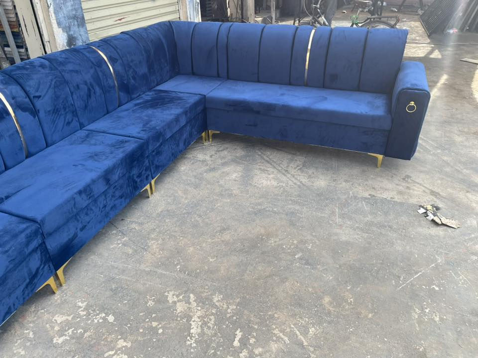 ديوان ٧امتار ١٠مقاعد جديد غير مستخدم البيع سعره ٢٧٠قفله
***********
