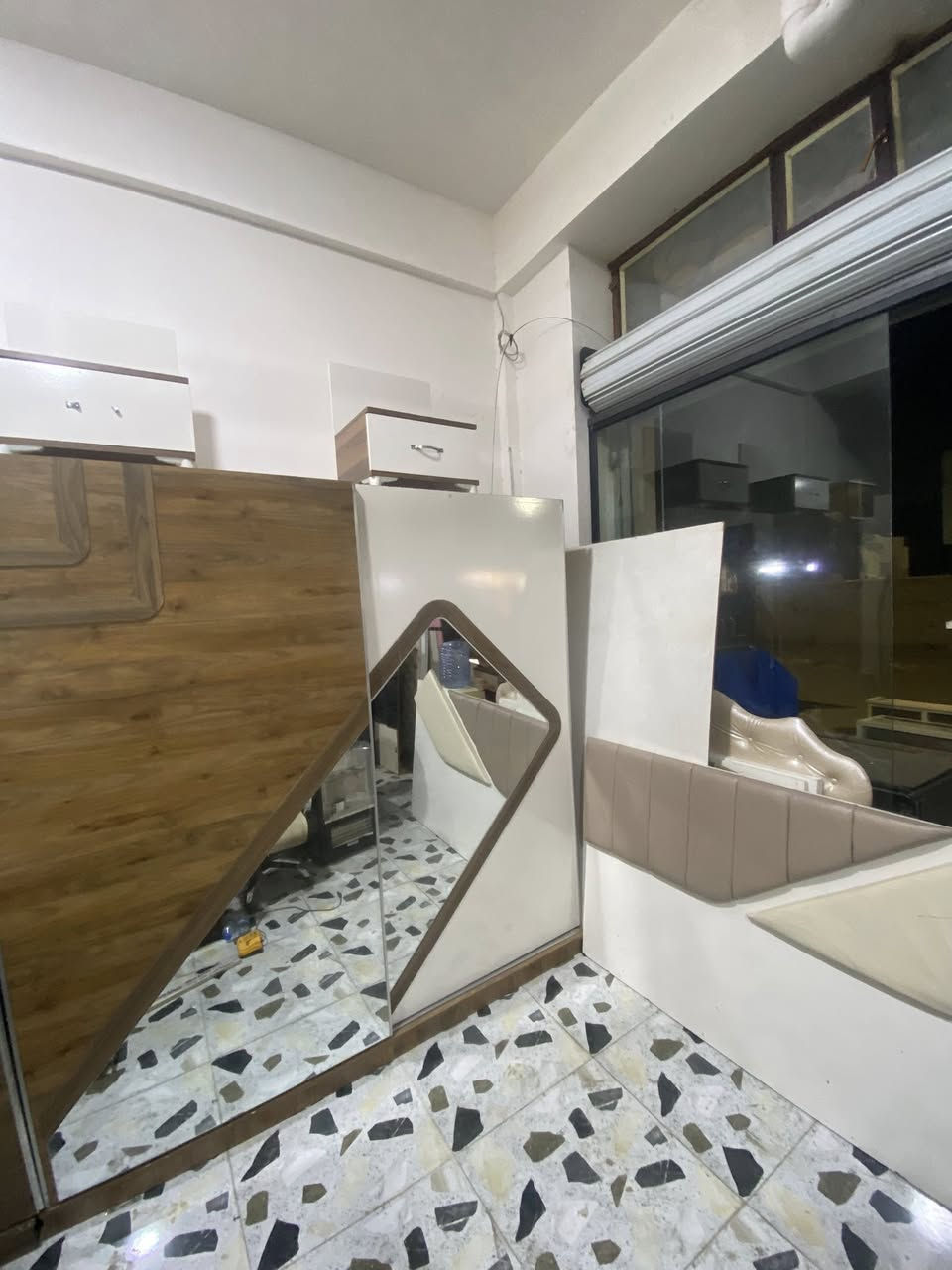 السلام عليكم غرف نوم تركي اي غرفه داخل المنشور الغرفه 300الف المكان تكريت حي العصري نهايت شارع البلديه يم أسواق البركه يوجد خدمت التوصيل الرقم ***********
