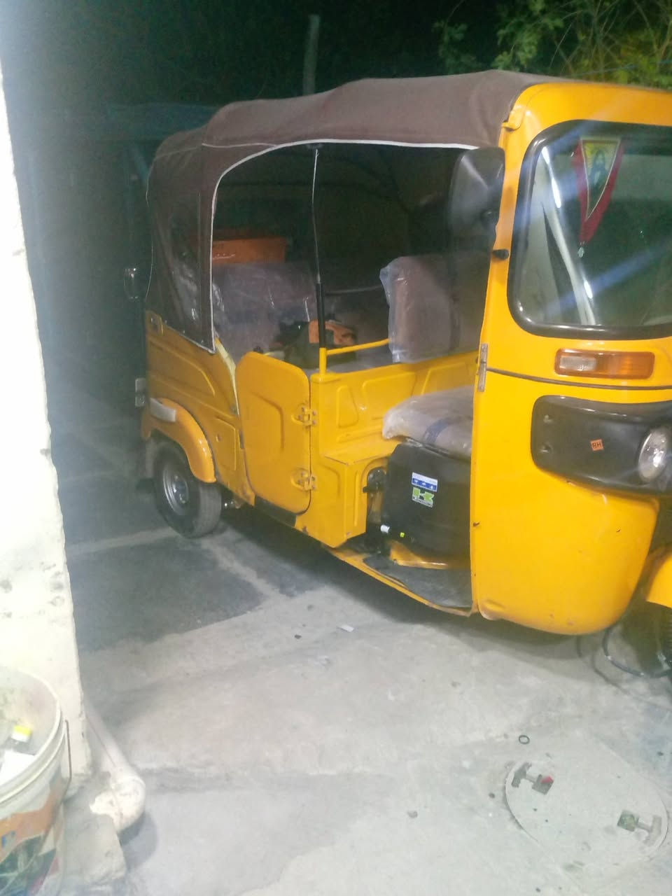 تكتك للبيع موديل ٢٠٢١ شهر ١١رقم سنويه انكليزي بيه بس طخات بارد ما بيه معجون ولا صبغ تكتك جاهزه  السعر ٧ و٦٠٠ الاتصال ***********
