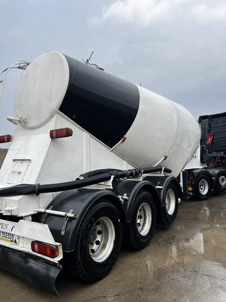 سايلو للبيع تركي تخم جوادر جديد تخم تاير دويز بشرط 30دقيقه يفرغ حموله 35 بدون فره 40 فره  شرط فصخ او ربط مرور سليمانيه السعر 130 بي مجال   ***********
