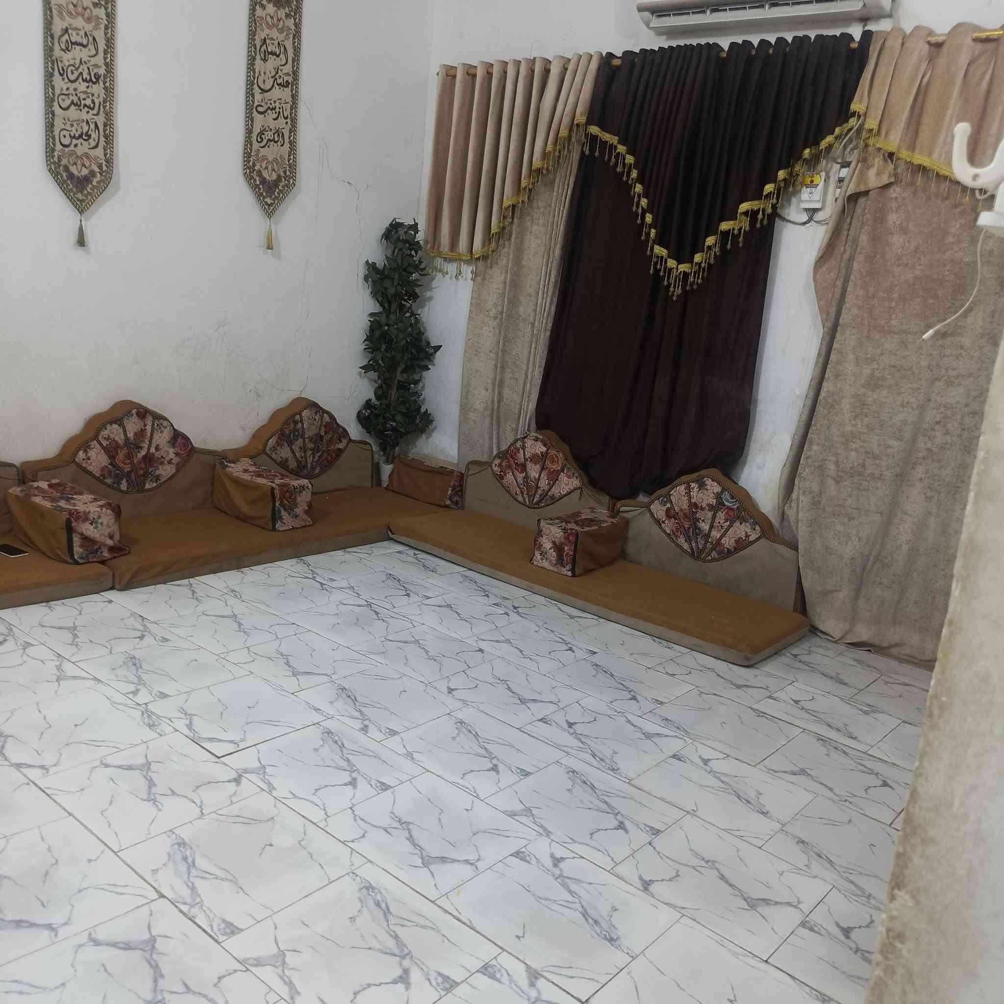 سلام عليكم بيت معه قطعه المساحه 200م العنوان حله ابو خستاوي قريب شارع 100بي قرار تطويب ول باقي التفاصيل خاص/***********/ بي وتساب السعر 30اوبي مجال أوبيك خير وتدلل
