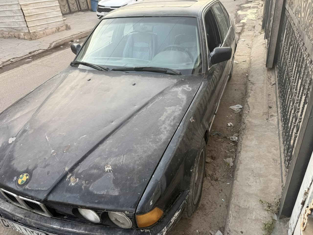 السلام عليكم بي ام ٧٣٠ محرك جديد كير نضيف رقم ديالى سنويه جديده تحويل مباشر سياره جاهزه السعر ١٥ وبيها مجال بغداد الزعفرانيه *********** م ***********
