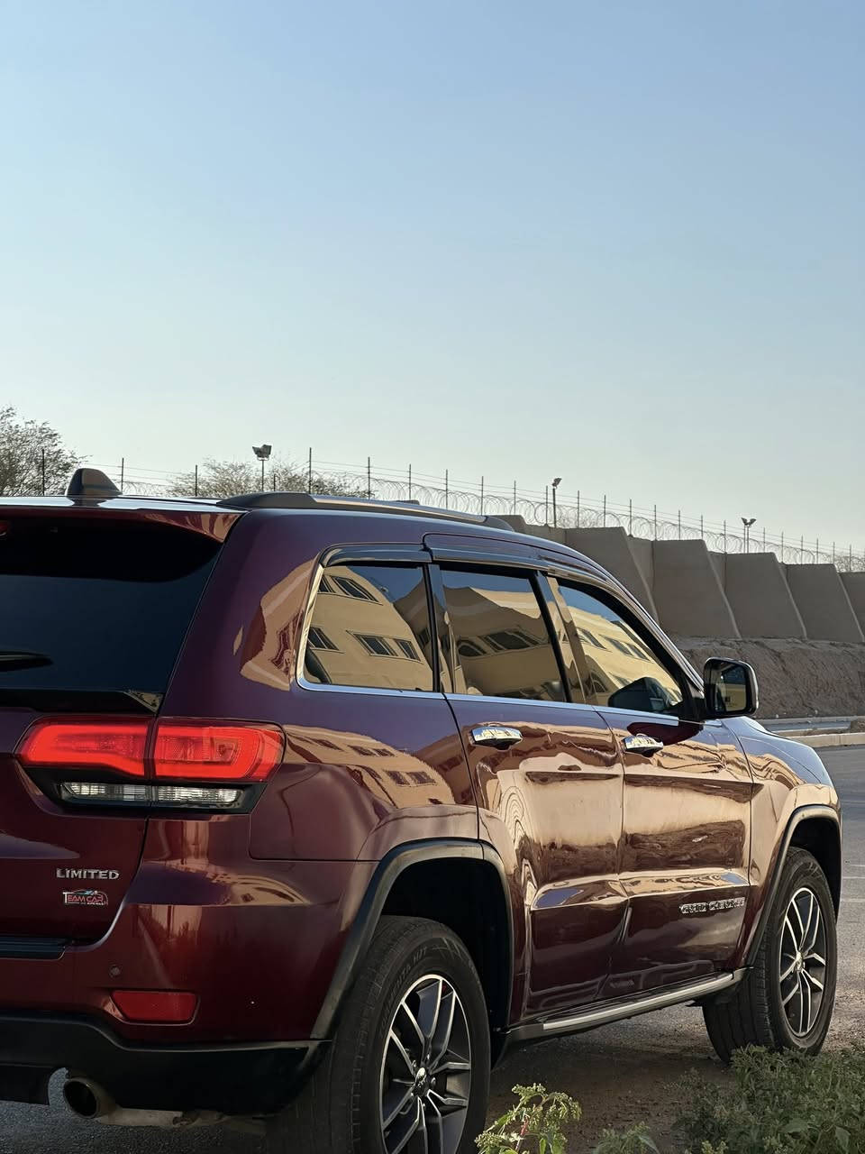 السلام عليكم
جيب 2017  

رقم أربيل جديد سنوية وهزه جديده 

السيارة ب اسمي وعليها كتاب تضليل ب سنوية  

بصمة أبواب 

بصمة تشغل 

كشن كهرباء

تشغيل عن بعد  

جنطة كهرباء 

كشنات تدفئة تبريد

السيارة طابة من امريكا بيها بخات صبغ مثل مامأشر عليها ب صور امريكا تقريبا  ٤ قطع بيها بخ ع كد جف الايد فقط بدون ايرباك بدون دواخل بدون شاصي بدون اي حادث 
 
ماشية ١٣٠ ميل 
السيارة جاهزة مابيها اي نقص 
 مكينة جديدة 
صدر جديد
تخم تاير جديد   

مكانها بغداد  
السعر ٢٠٥ وبيها مجال بسيط
للاستفسار/ ***********
